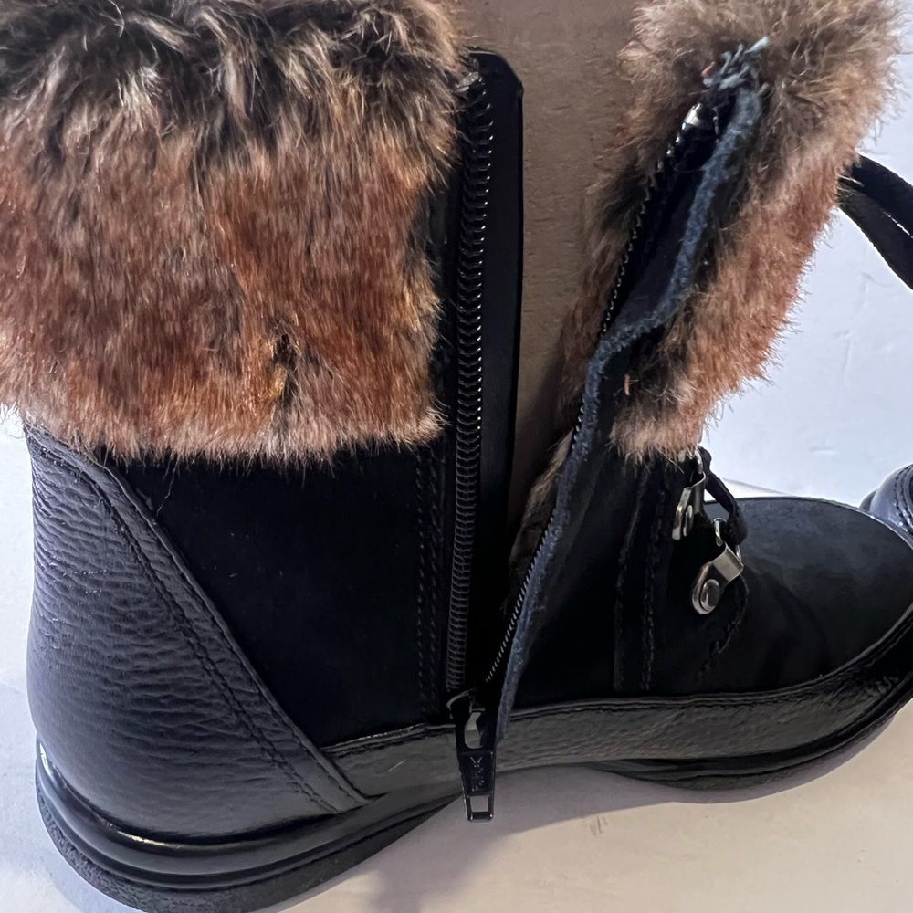 Clarks Leather Water Resistant Ankle Boots w/Faux Fur KEARNS RAMSEY Black - Picture 4 of 9